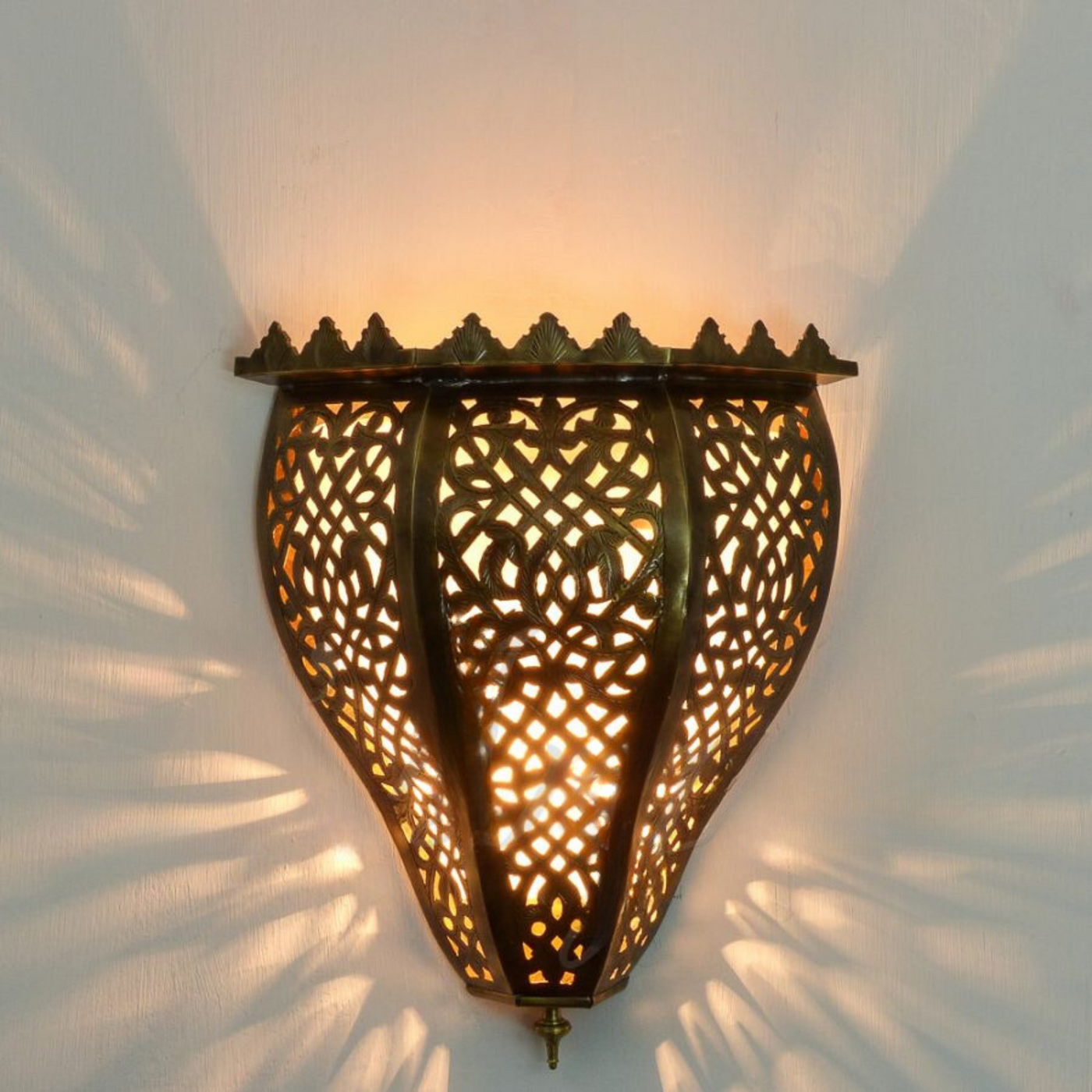 Wall Sconces with Warm Light, Reflect a beautiful geometric pattern on wall - Luxury for home & Business decoration