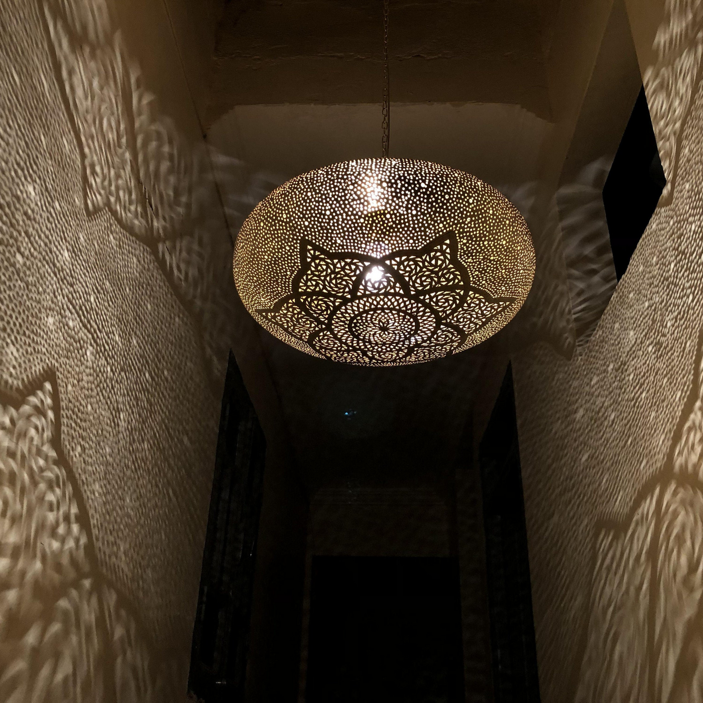 Creative Ceiling Lamp – Moroccan Hand Engraving, Romantic Design for Indoor & Outdoor Lighting Décor
